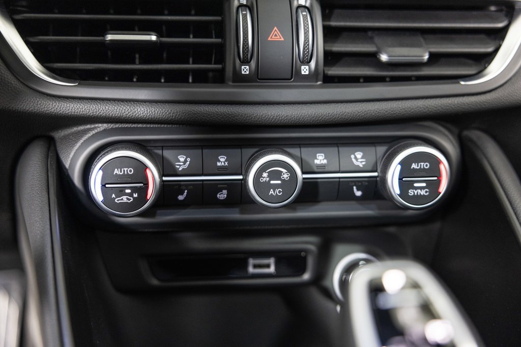 New 2026 Alfa Romeo Giulia AWD image 25