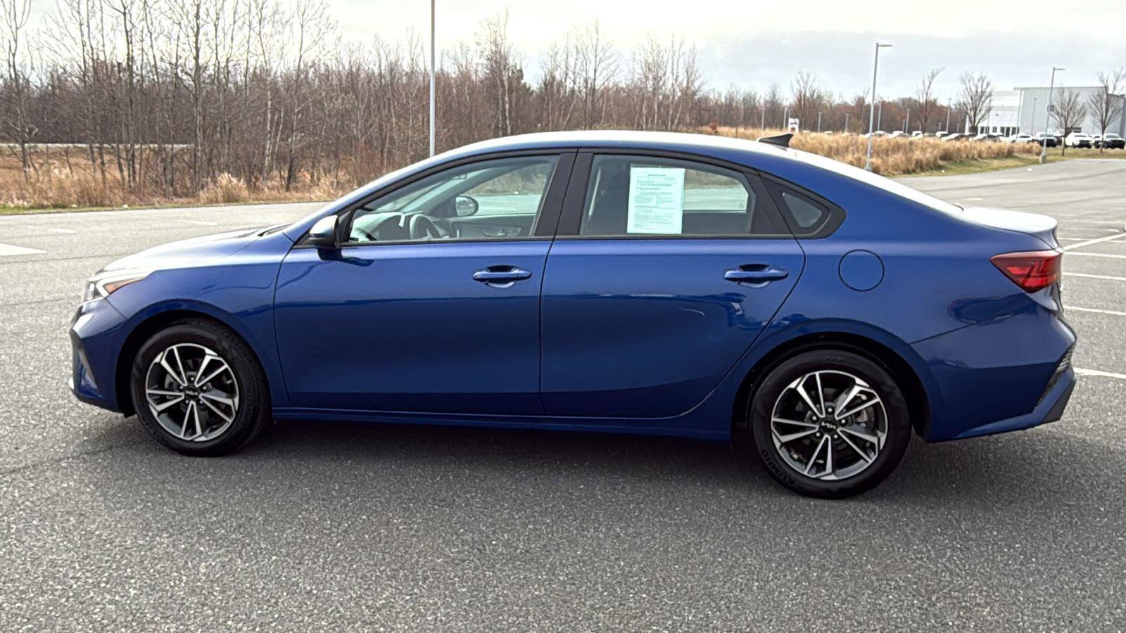 Used 2023 Kia Forte LXS image 11