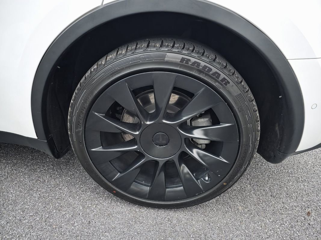 Used 2021 Tesla Model Y Long Range image 30