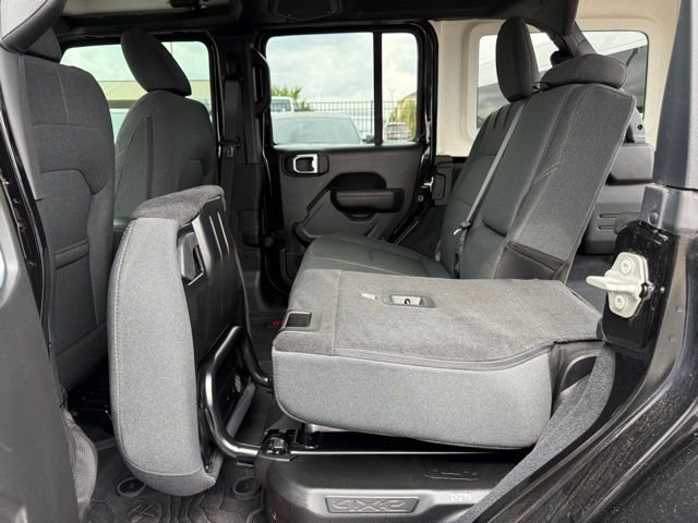 Used 2024 Jeep Wrangler Unlimited w/ Convenience Group image 35