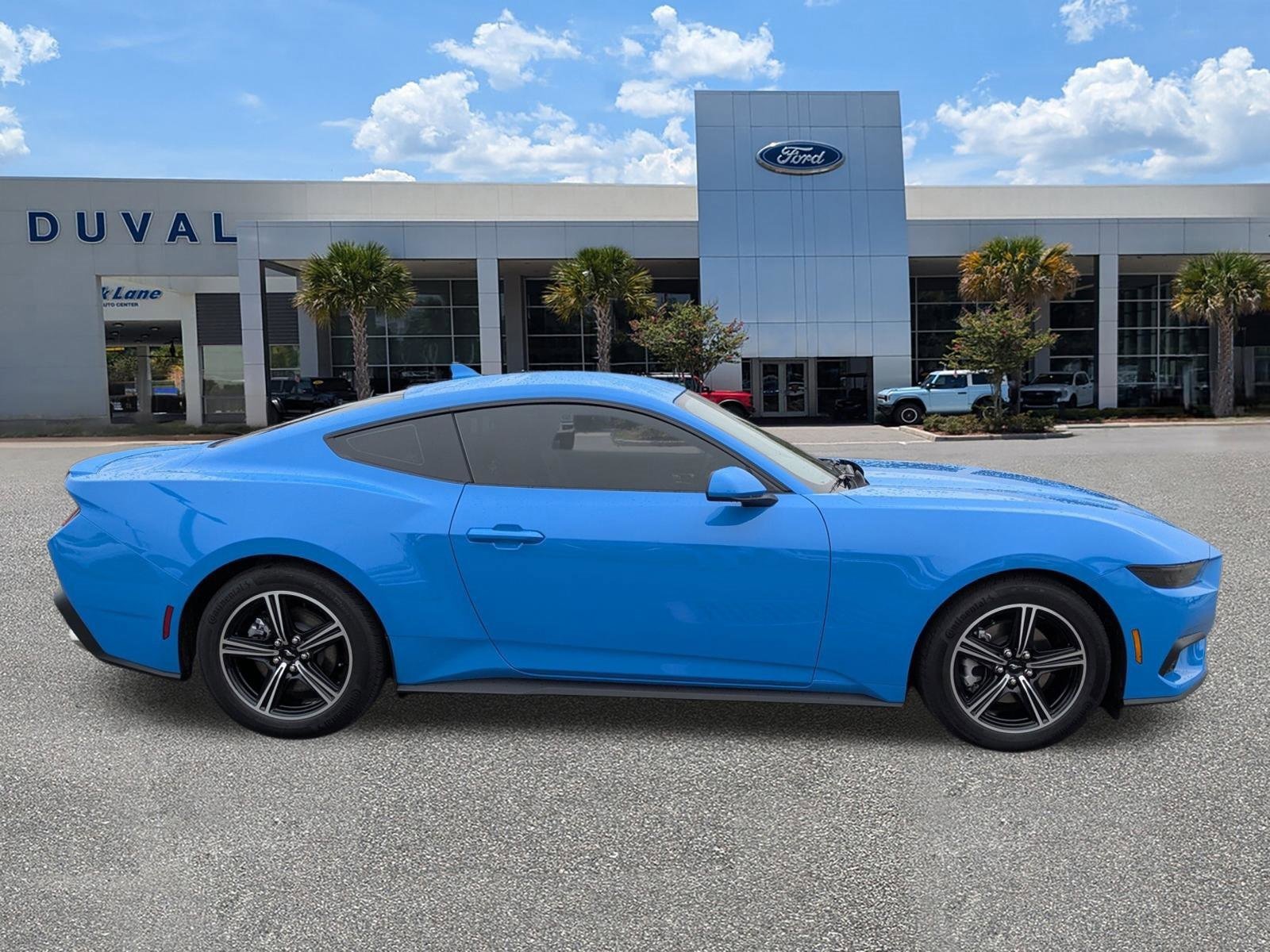 Used 2025 Ford Mustang Premium image 3