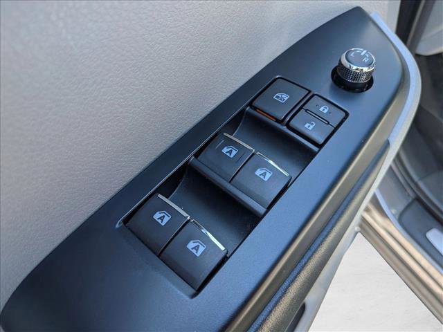 Used 2018 Toyota Highlander Limited FWD image 11