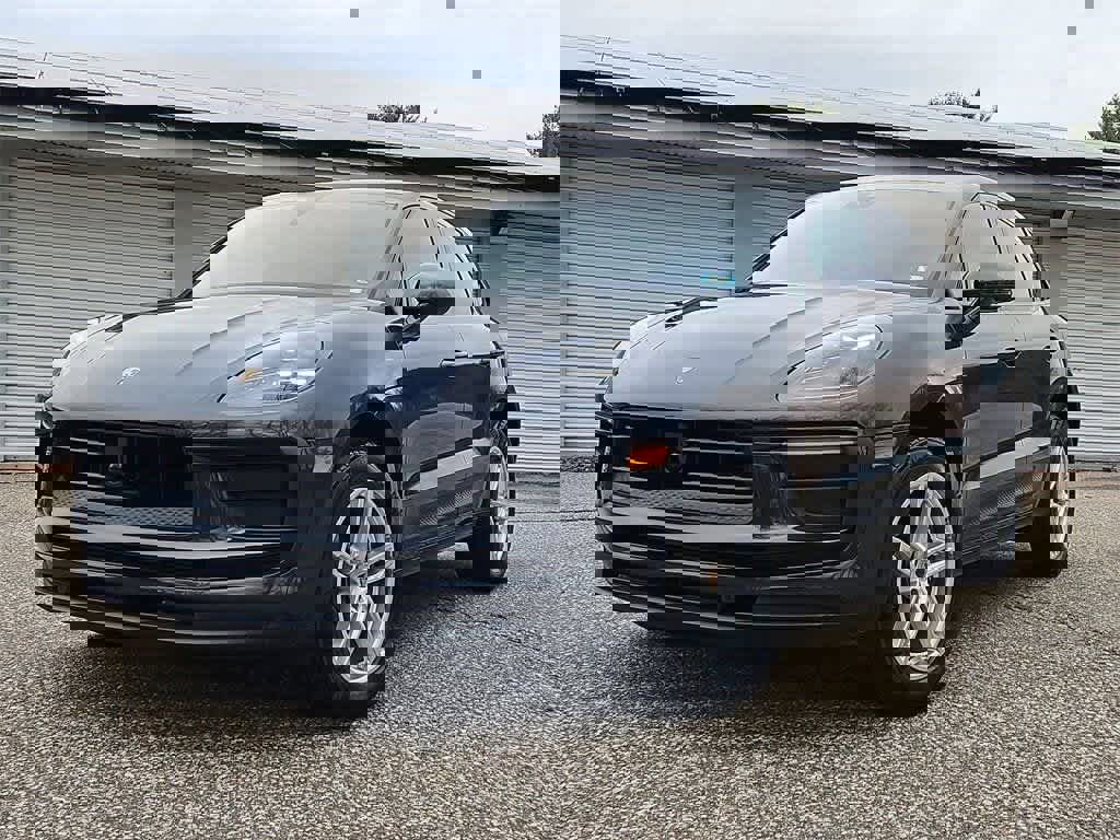 Certified 2025 Porsche Macan image 1