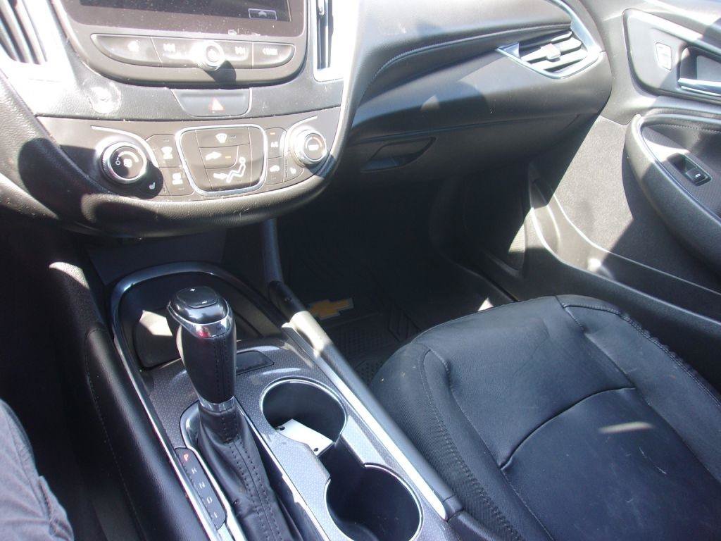 Used 2017 Chevrolet Malibu LT w/ Leather Package FWD image 20