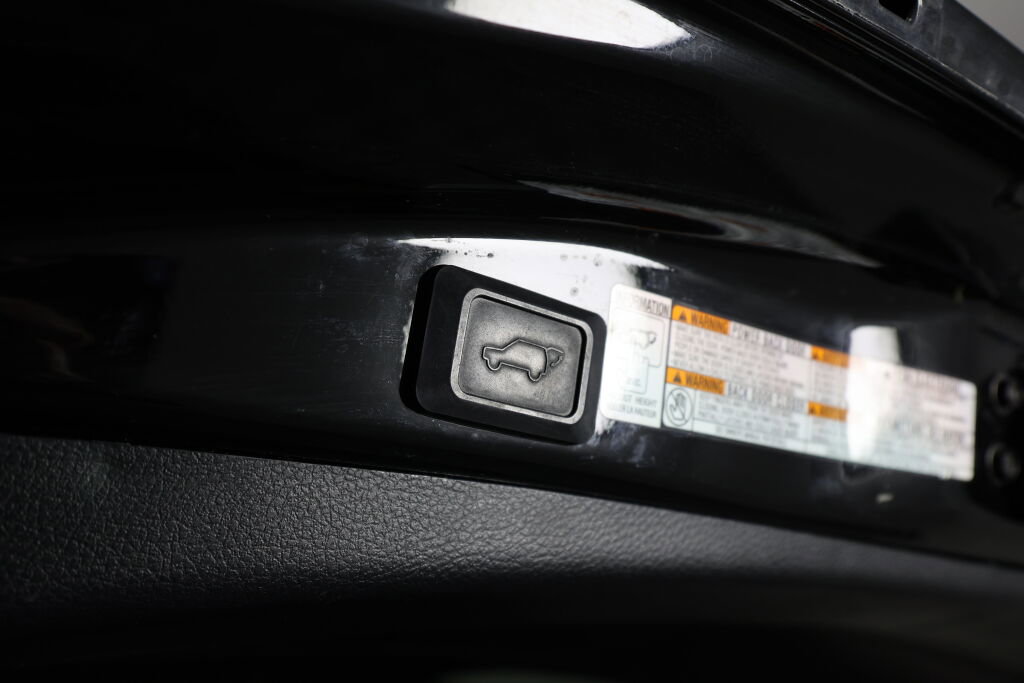 Used 2016 Toyota RAV4 SE image 19