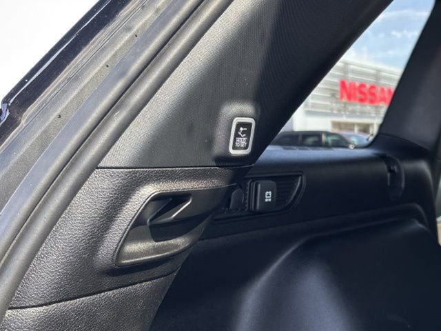 Used 2024 Jeep Grand Cherokee Limited w/ Black Appearance Package image 13