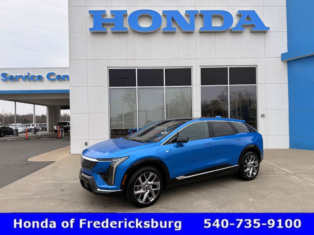 Used 2025 Cadillac Optiq Luxury 1 AWD/4WD image 1