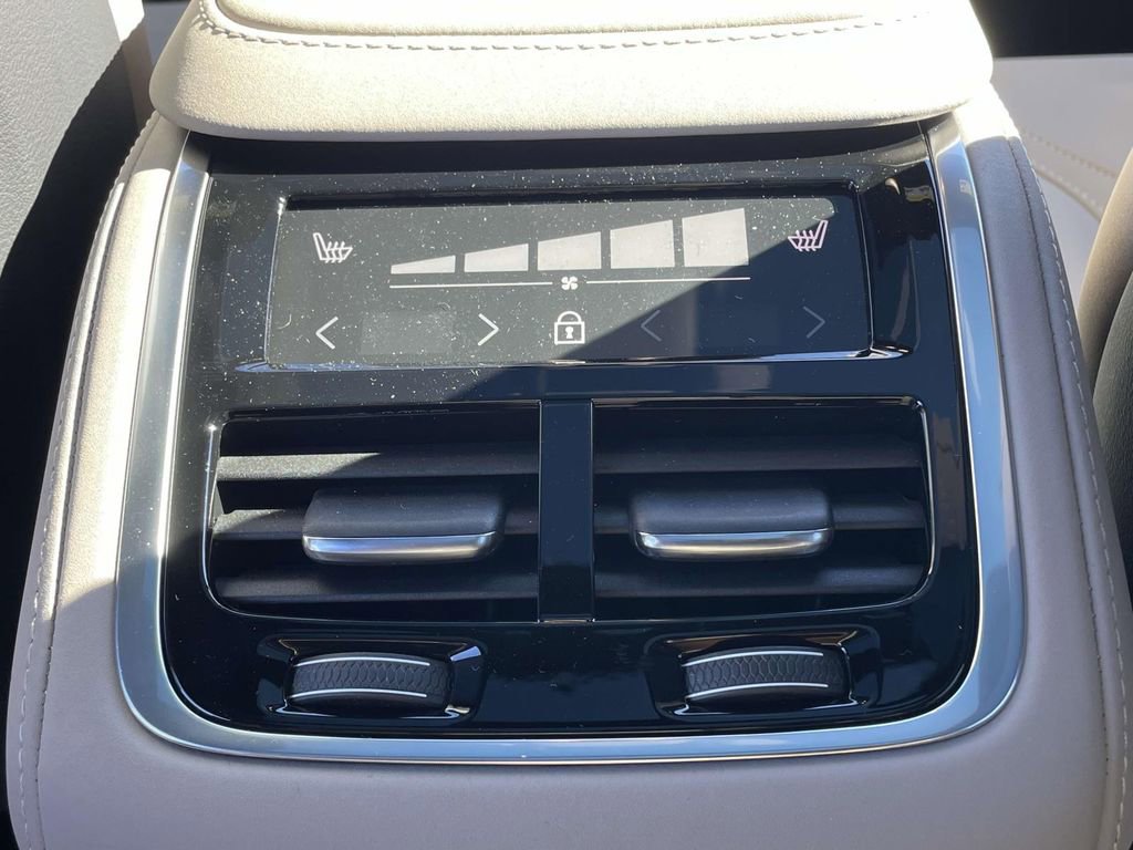 New 2026 Volvo XC90 B6 Core image 4