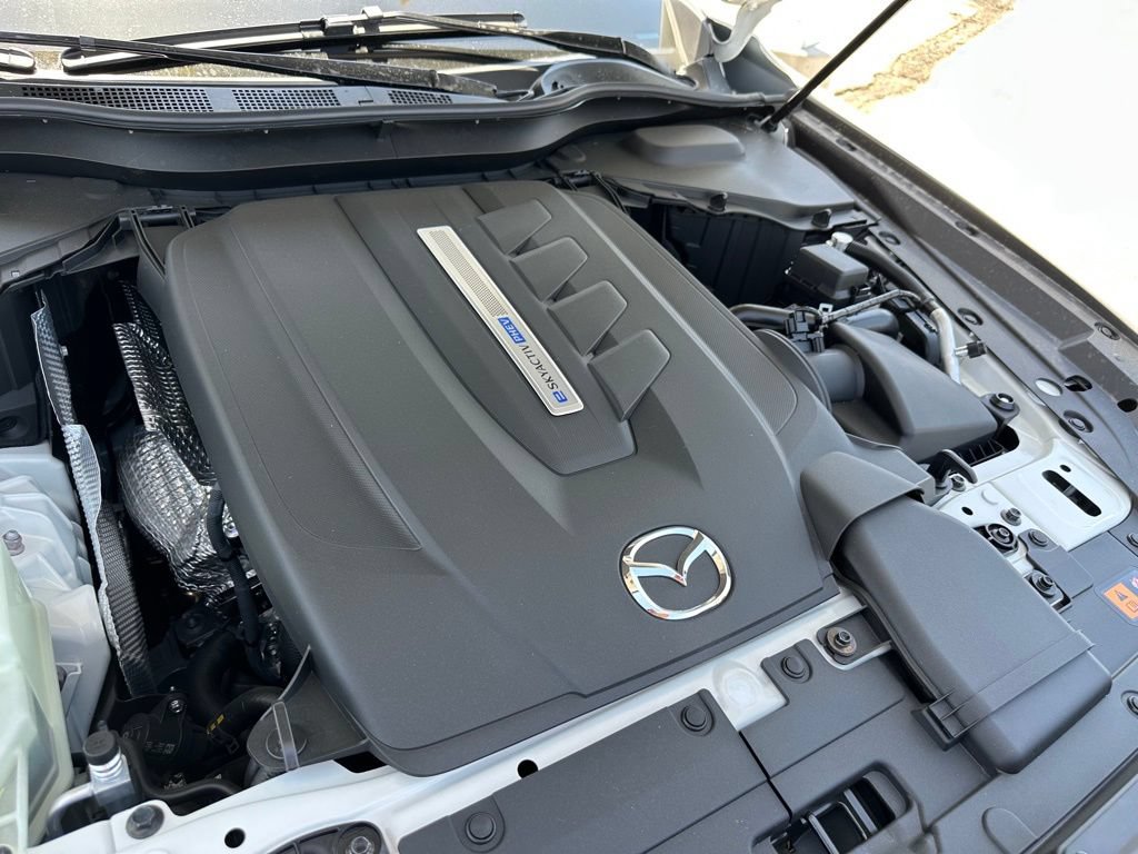 New 2025 MAZDA CX-90 Plug-In Hybrid w/ Premium Plus AWD/4WD image 32