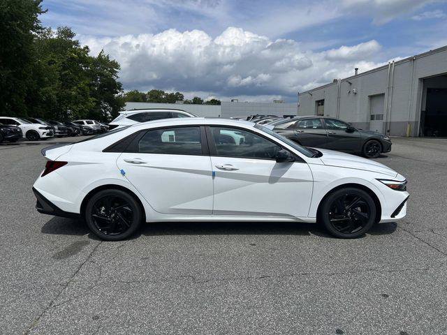 New 2026 Hyundai Elantra SEL Sport FWD image 2
