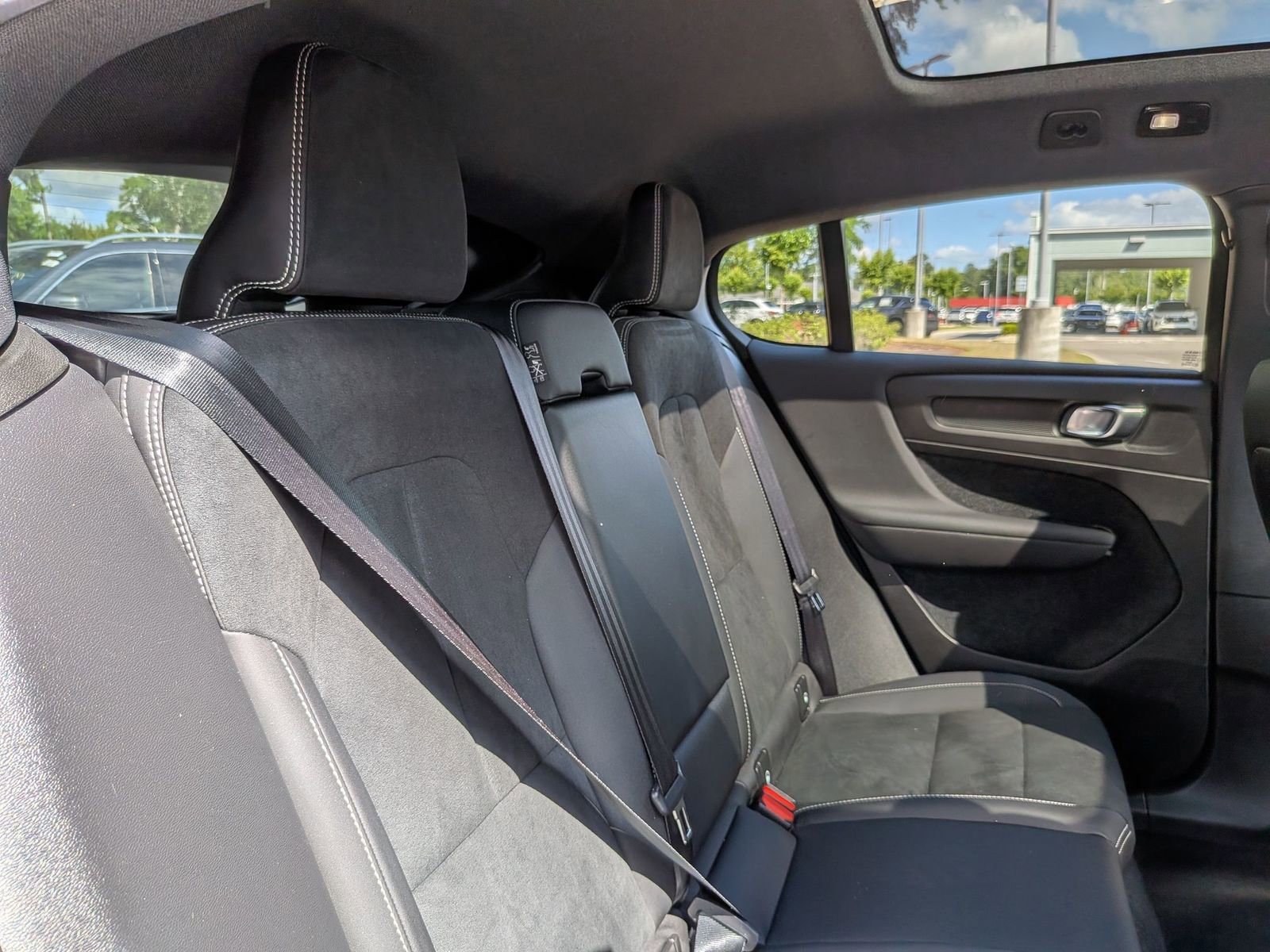 Used 2023 Volvo C40 P8 Recharge Ultimate w/ Protection Package Premier AWD/4WD image 33