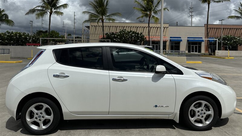 Used 2013 Nissan Leaf SV w/ LED & Quick Charge Pkg FWD image 6