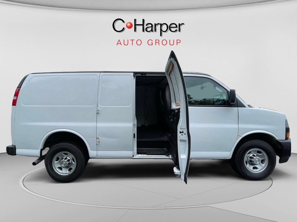 Used 2021 Chevrolet Express 3500 w/ Driver Convenience Package RWD image 13