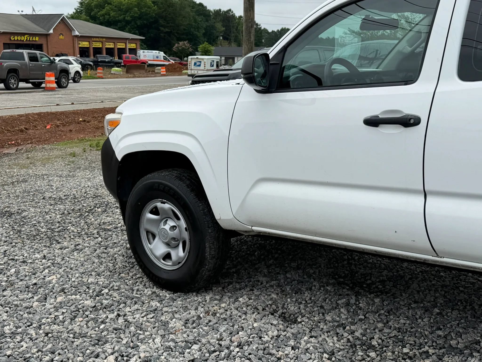 Used 2016 Toyota Tacoma SR RWD image 9