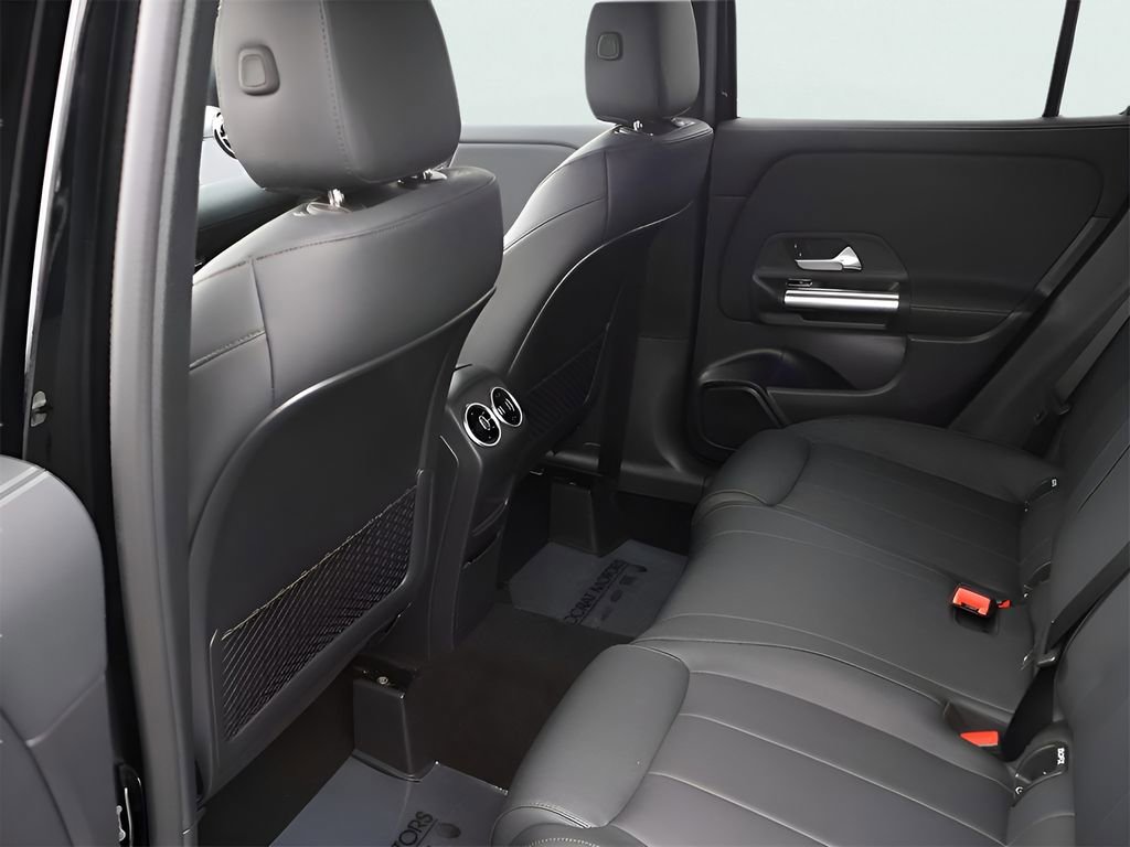 Certified 2025 Mercedes-Benz GLA 250 4MATIC image 40