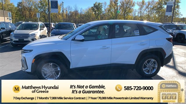 Certified 2025 Hyundai Tucson SE image 2