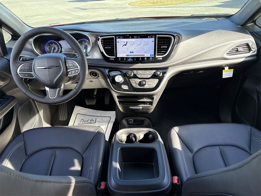 New 2026 Chrysler Pacifica Select image 26