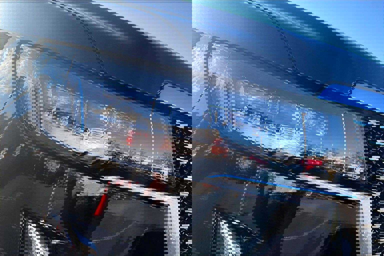 Used 2024 Cadillac Escalade ESV Premium Luxury image 28