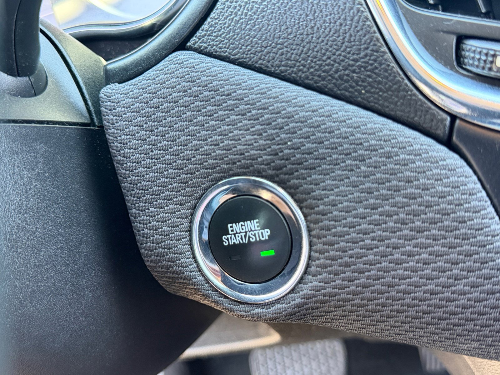 Used 2018 Chevrolet Cruze LT w/ Convenience Package image 28