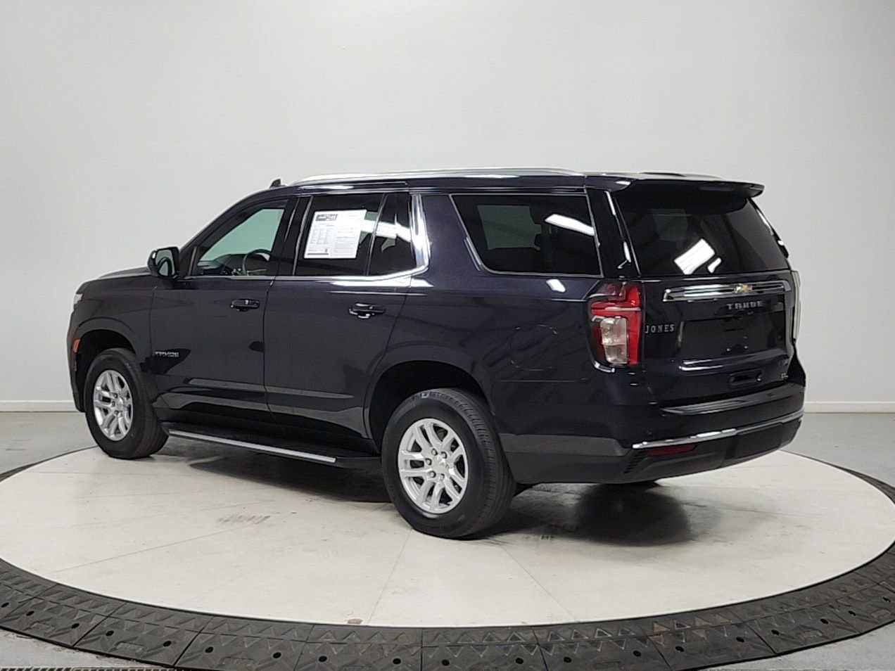 Used 2023 Chevrolet Tahoe LT RWD image 5
