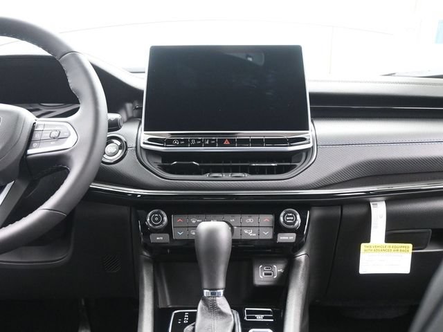 New 2025 Jeep Compass Latitude w/ Sun & Sound Group AWD/4WD image 25