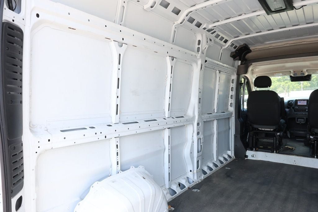 Used 2025 RAM ProMaster 2500 w/ Convenience Group FWD image 17
