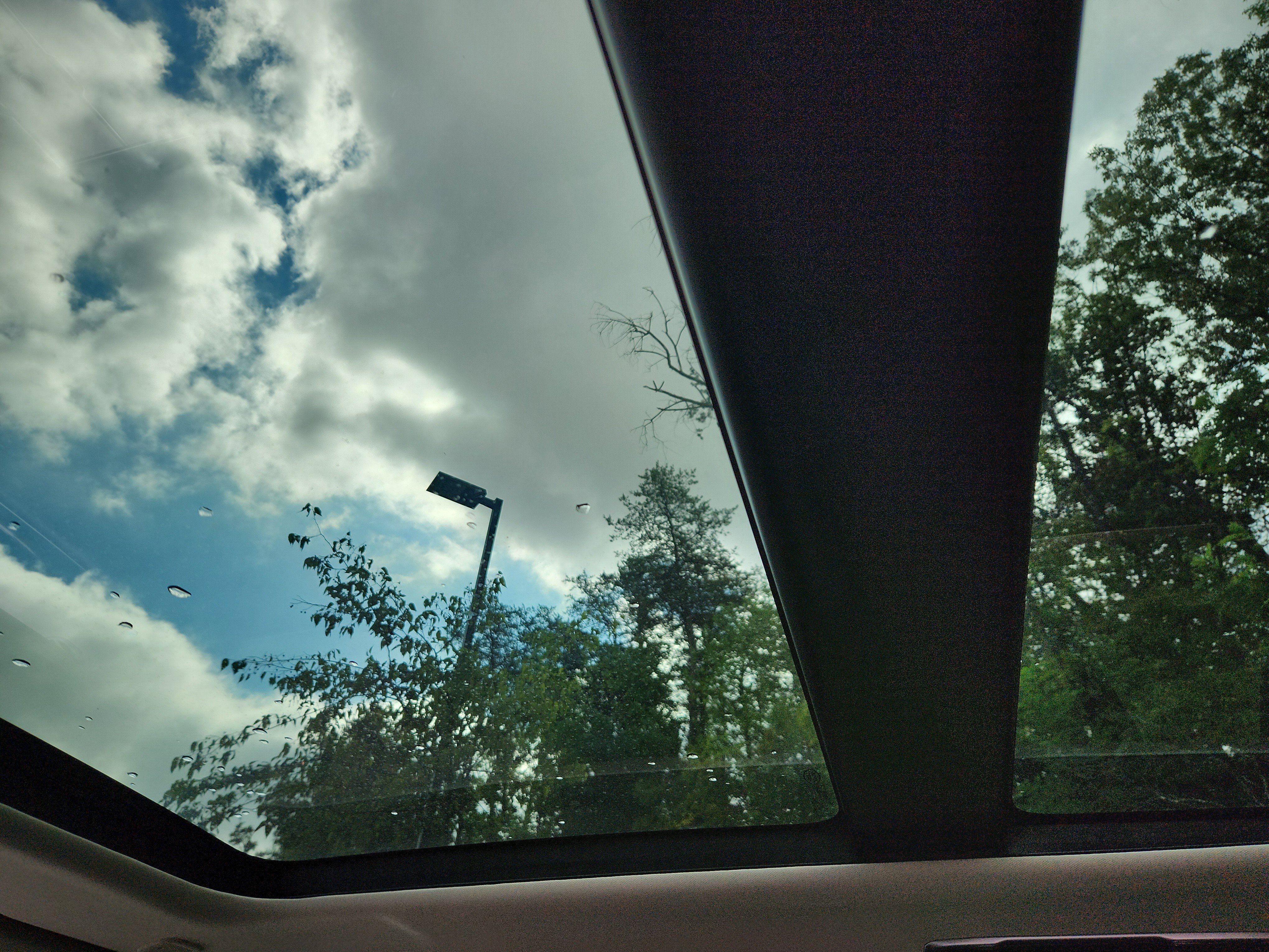 Used 2025 Land Rover Range Rover SE image 28