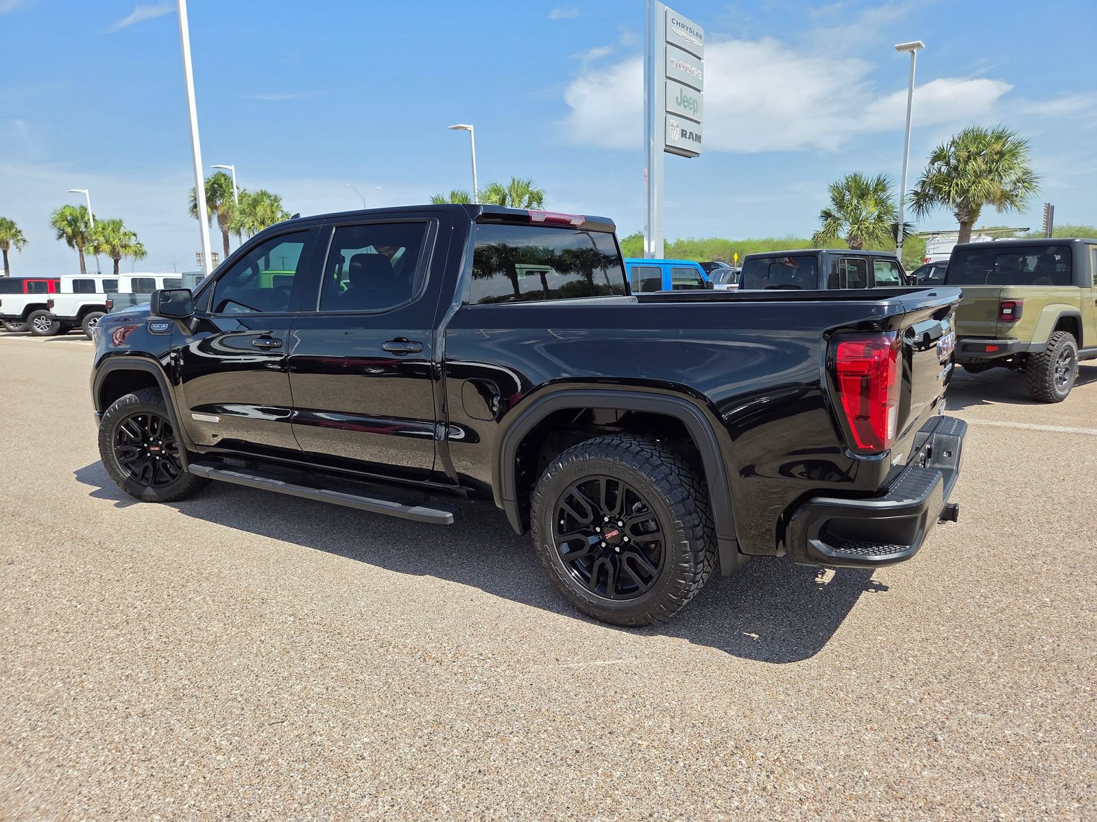 Used 2024 GMC Sierra 1500 Elevation RWD image 5