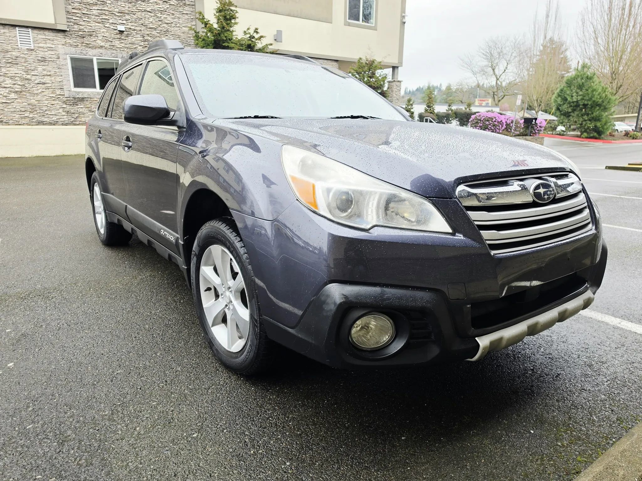 Used 2013 Subaru Outback 3.6R Limited w/ Moonroof Pkg AWD/4WD image 7