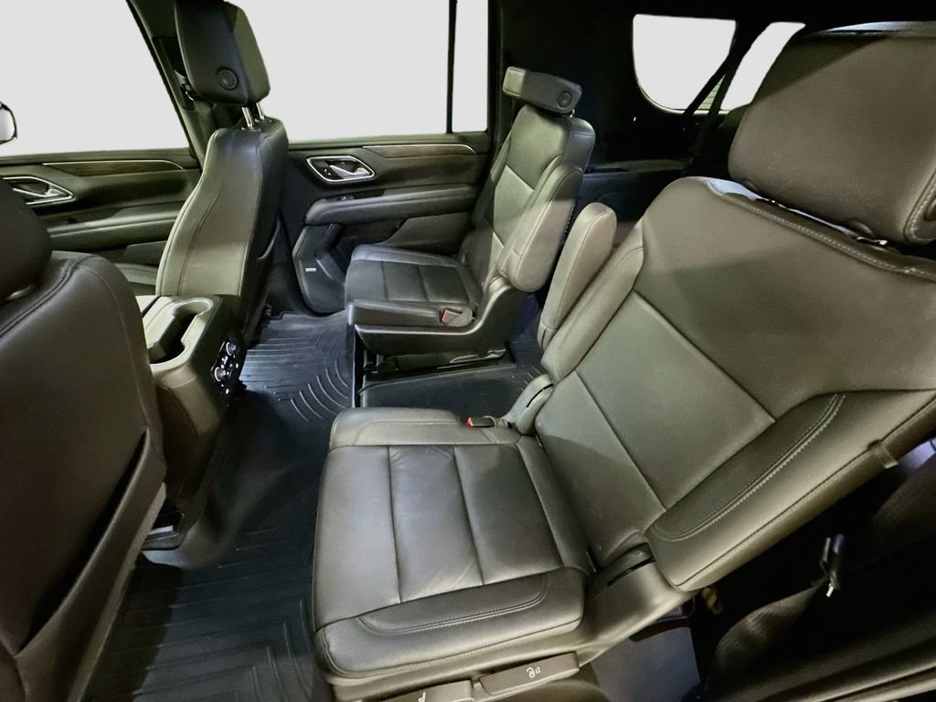 Used 2022 Chevrolet Suburban Z71 w/ Luxury Package AWD/4WD image 24