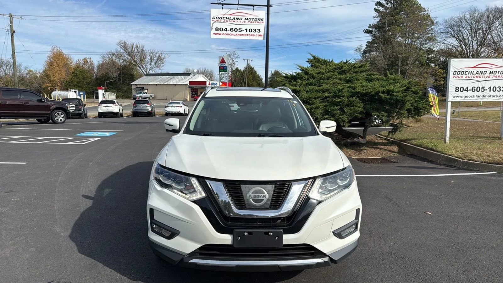 Used 2017 Nissan Rogue SL w/ SL Premium Package image 2