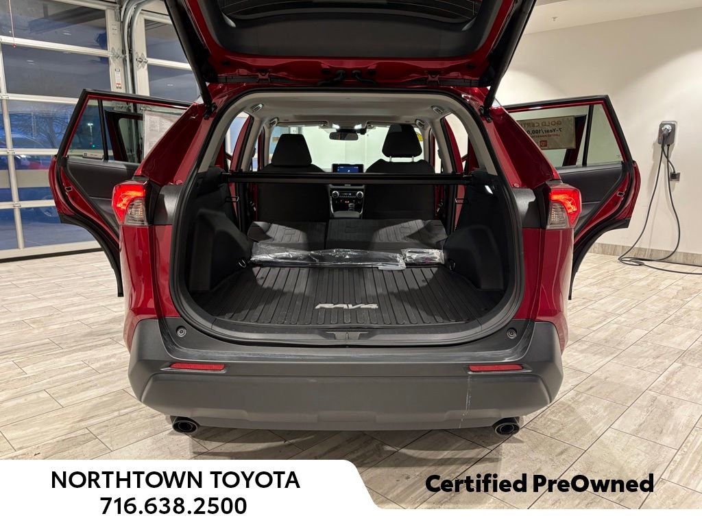 Used 2025 Toyota RAV4 XLE w/ Convenience Package image 27