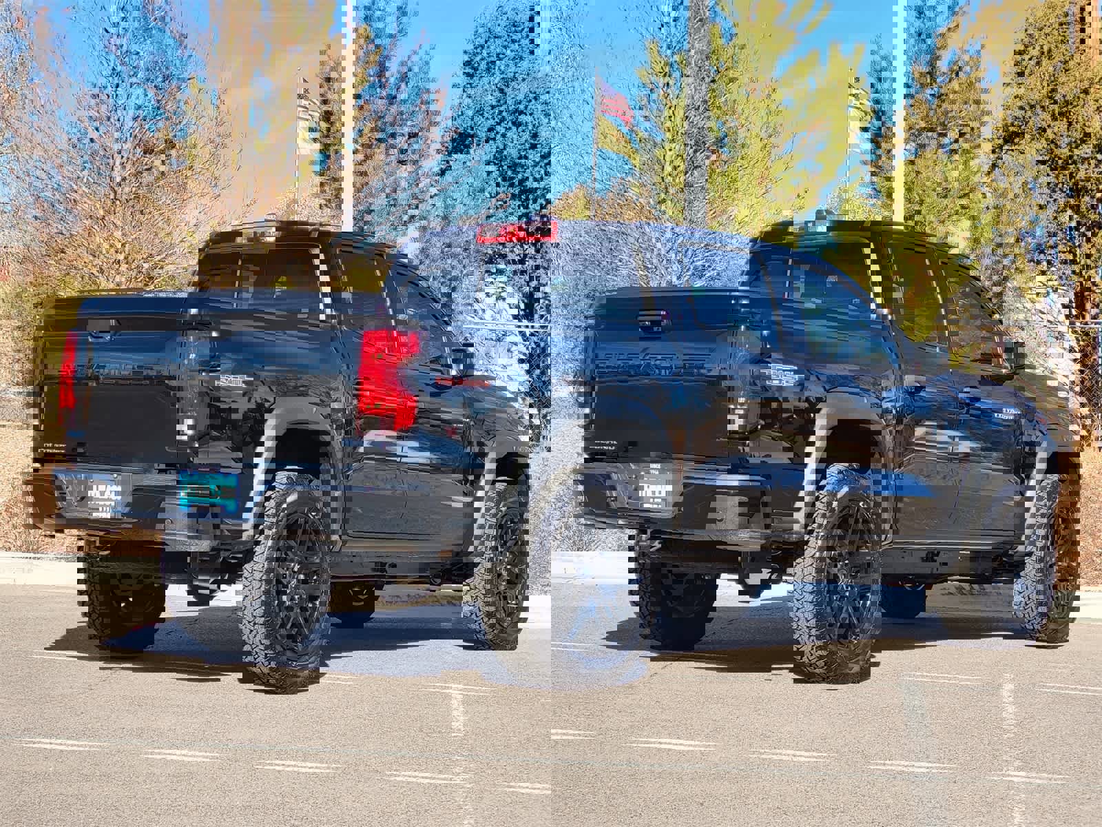 Used 2025 Chevrolet Colorado Trail Boss image 5