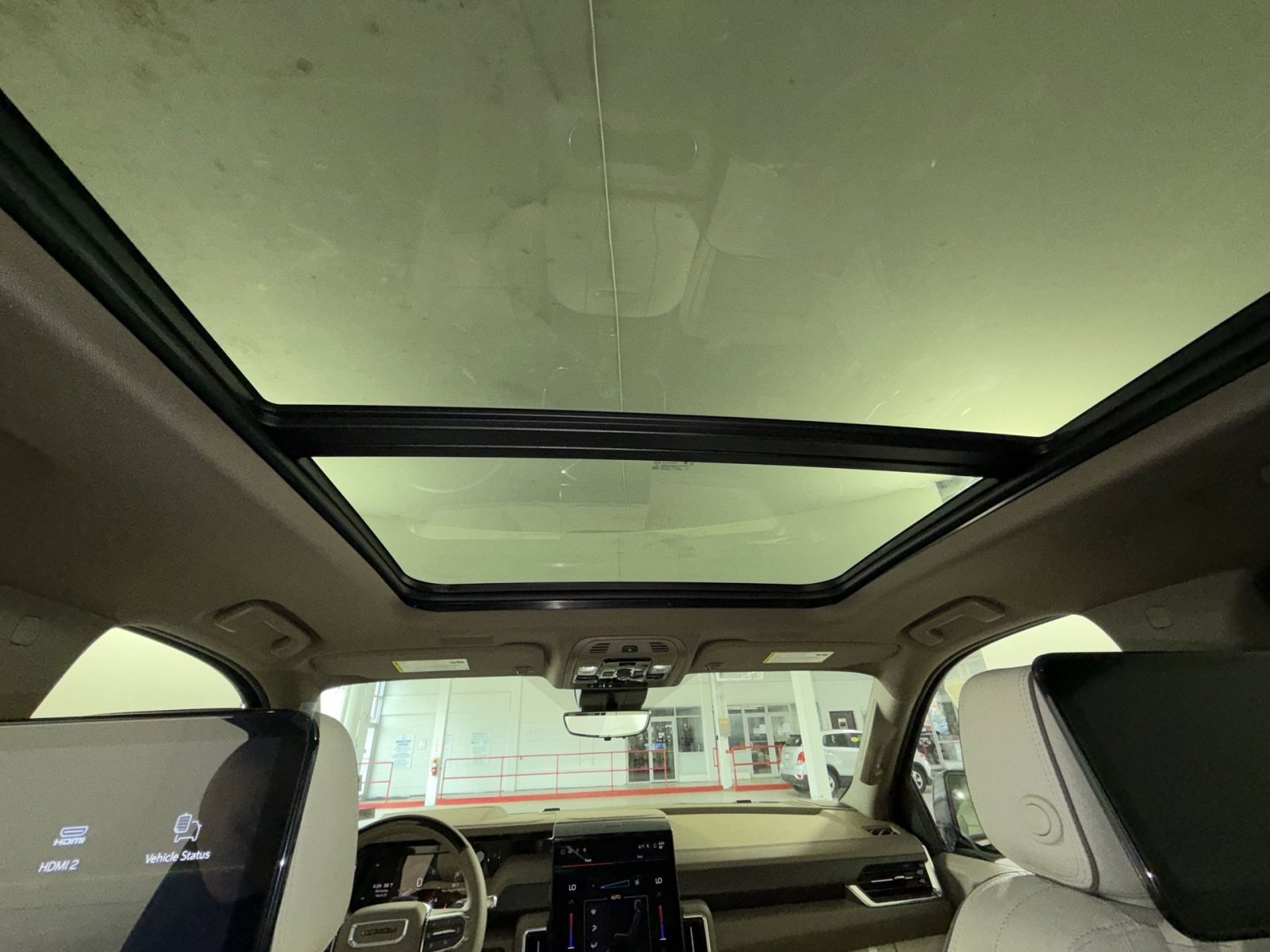 New 2026 GMC Yukon XL Denali w/ Denali Reserve Package image 24