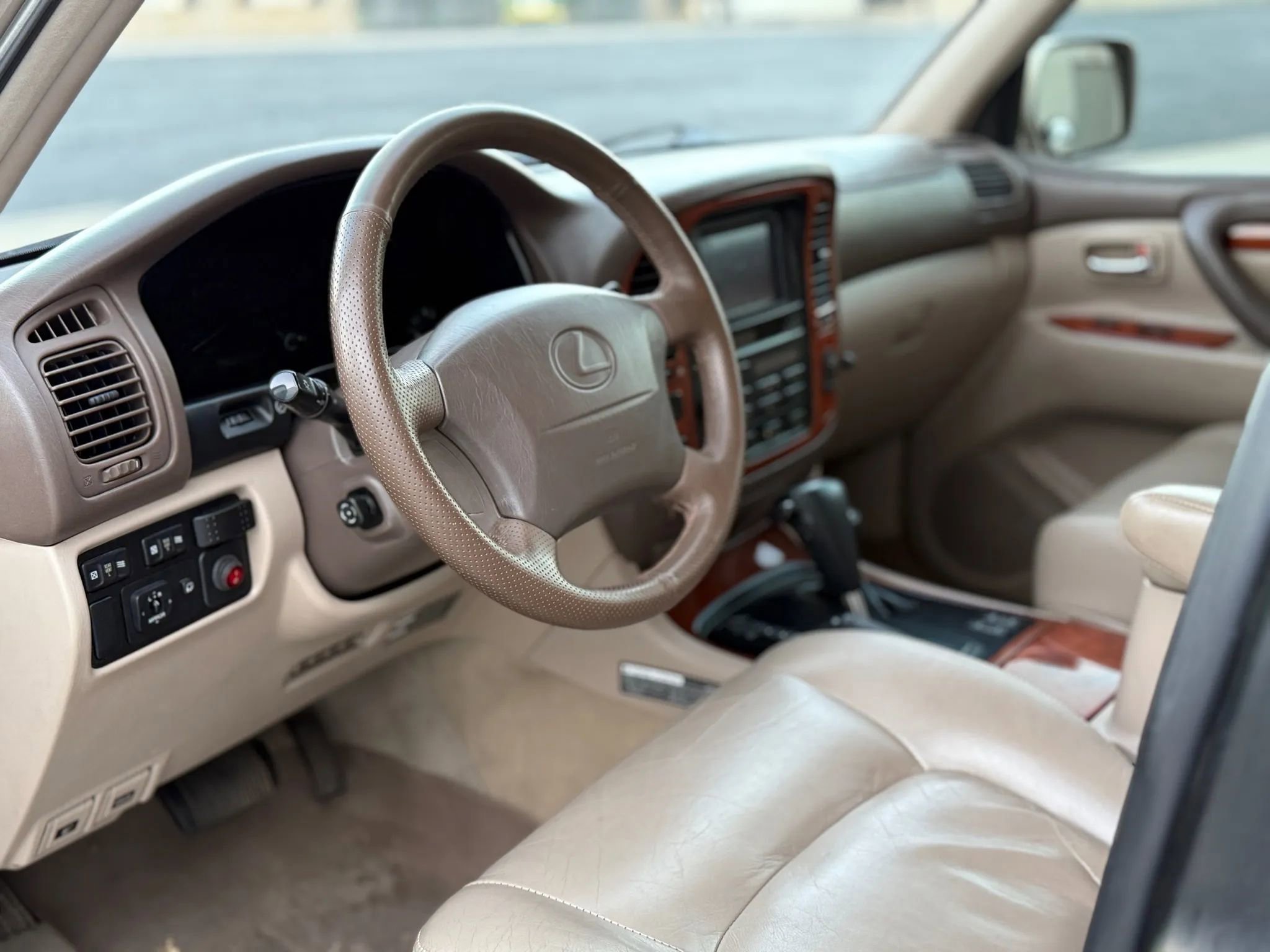 Used 1999 Lexus LX 470 4WD image 22