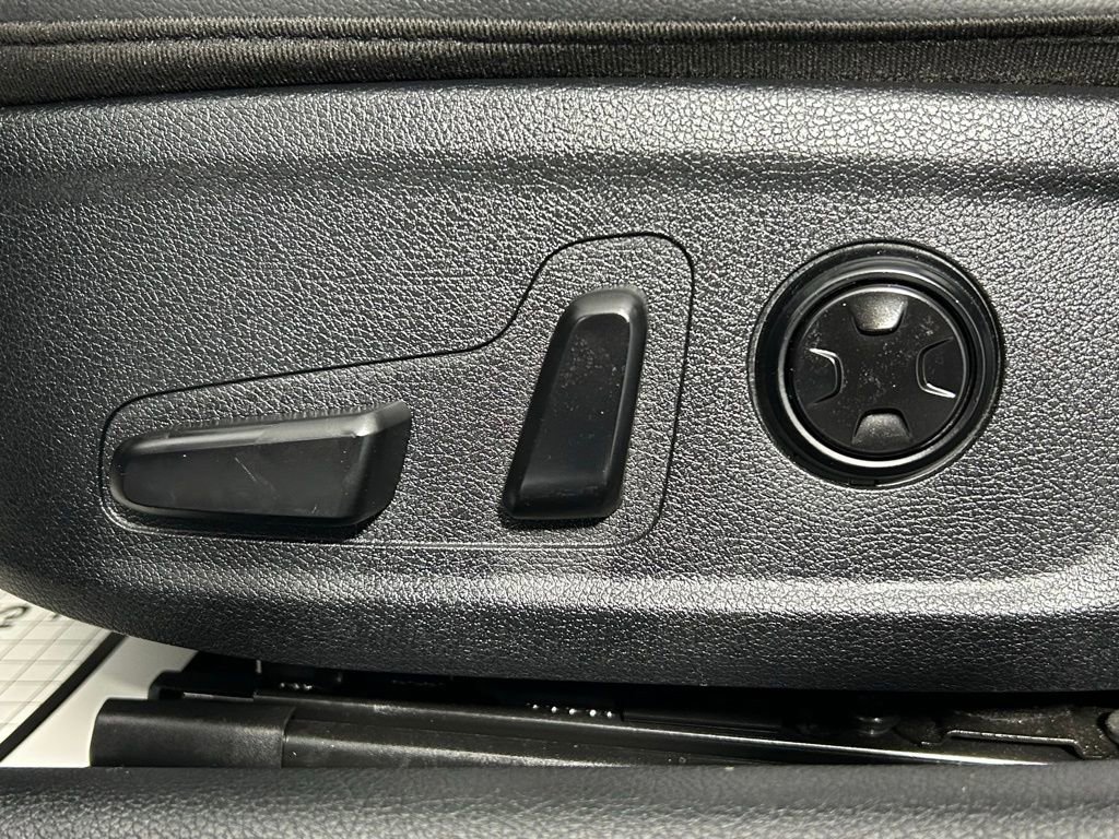Used 2023 Kia Stinger GT-Line w/ Sun & Sound Package image 31