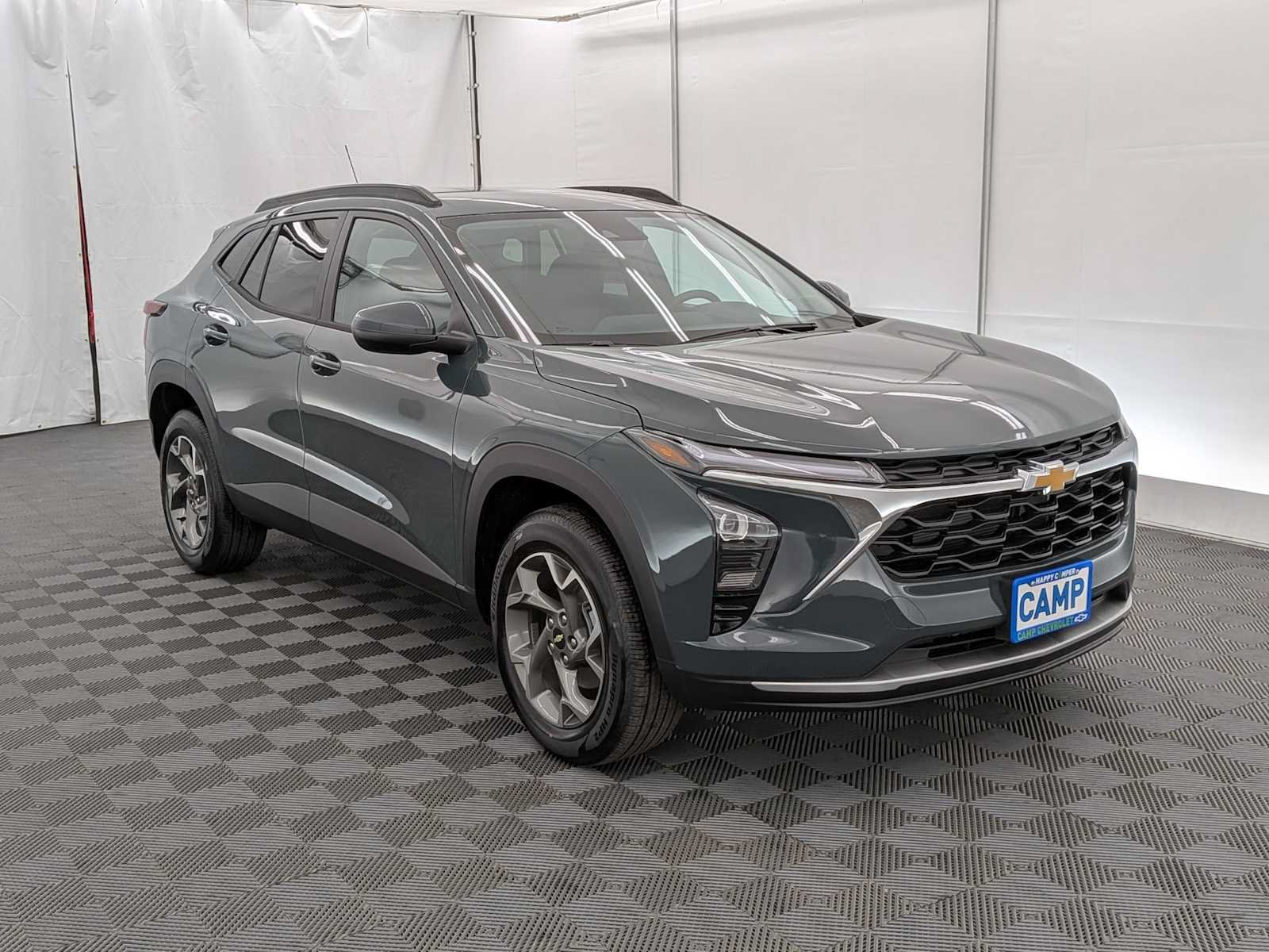 New 2026 Chevrolet Trax LT w/ Driver Confidence Package FWD image 8