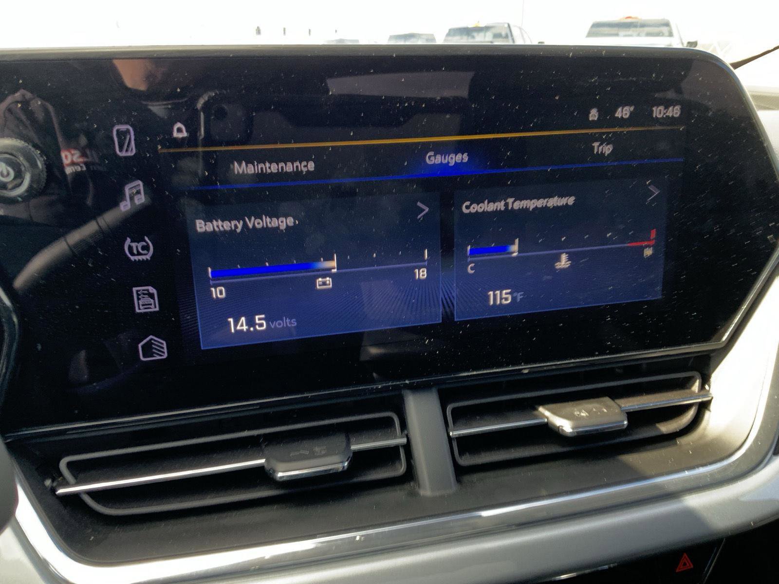 Used 2025 Chevrolet Trax LT FWD image 35