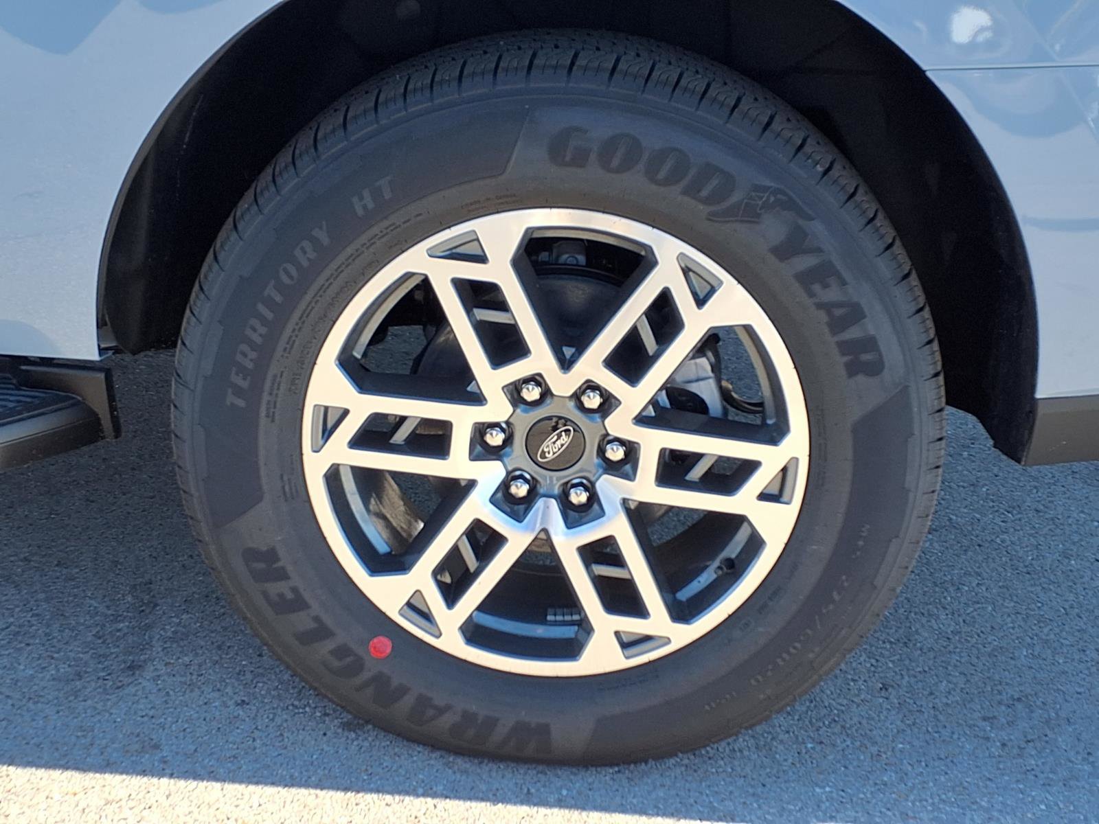 New 2025 Ford Expedition Active image 13