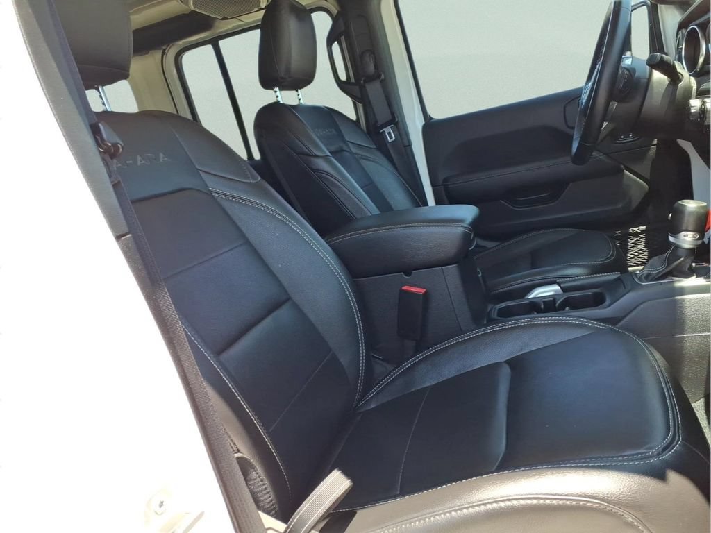 Used 2021 Jeep Wrangler Unlimited Sahara AWD/4WD image 13