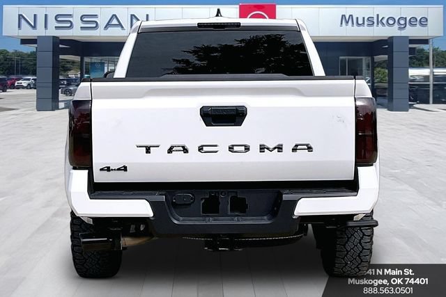 Used 2025 Toyota Tacoma TRD Sport AWD/4WD image 6