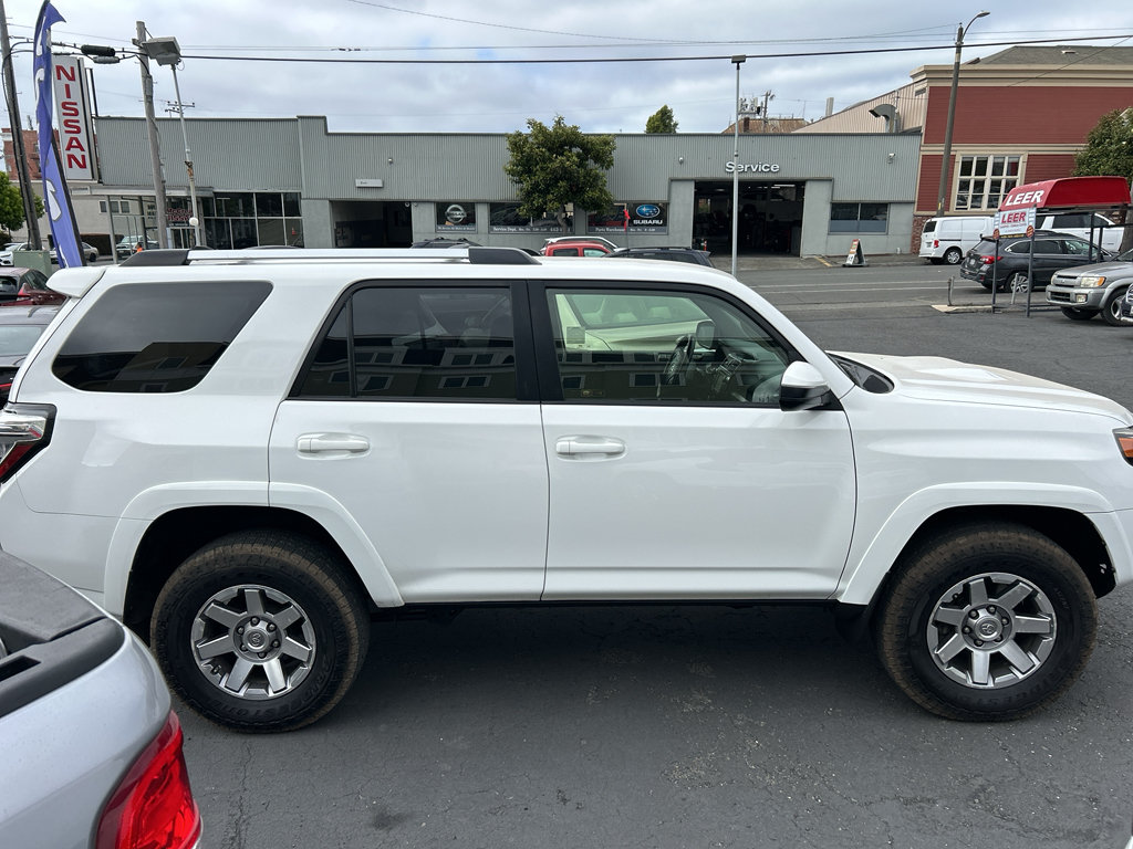 Used 2016 Toyota 4Runner Trail AWD/4WD image 4