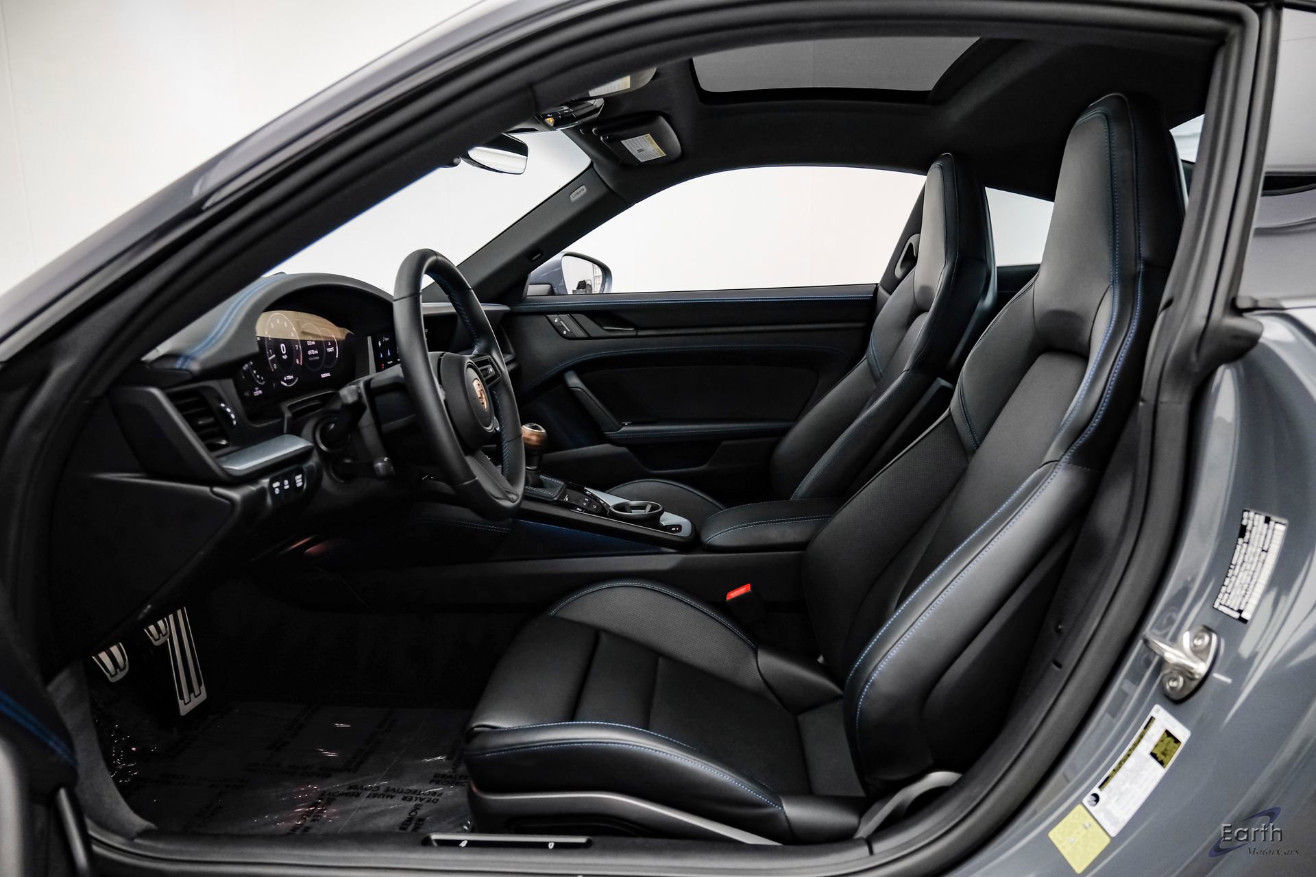 Used 2025 Porsche 911 Carrera T image 32