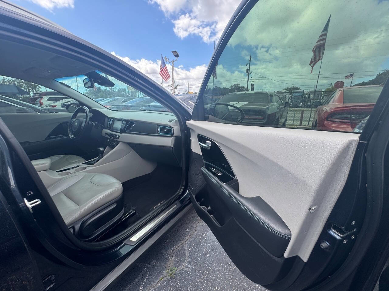 Used 2018 Kia Niro EX Premium image 21