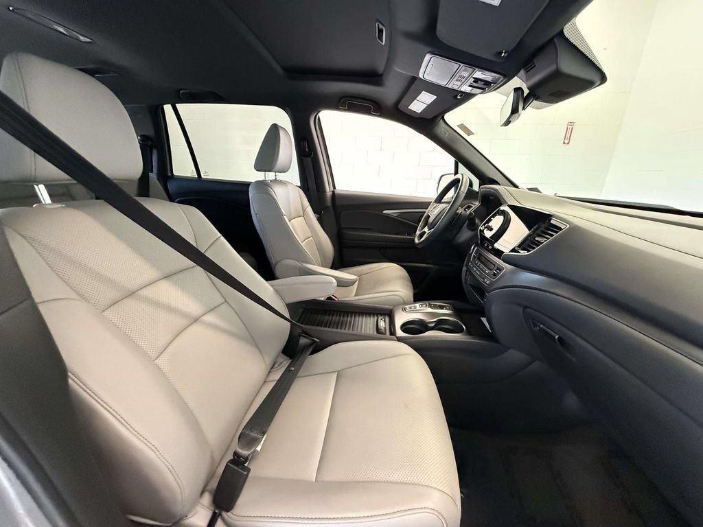 Used 2023 Honda Passport EX-L image 14