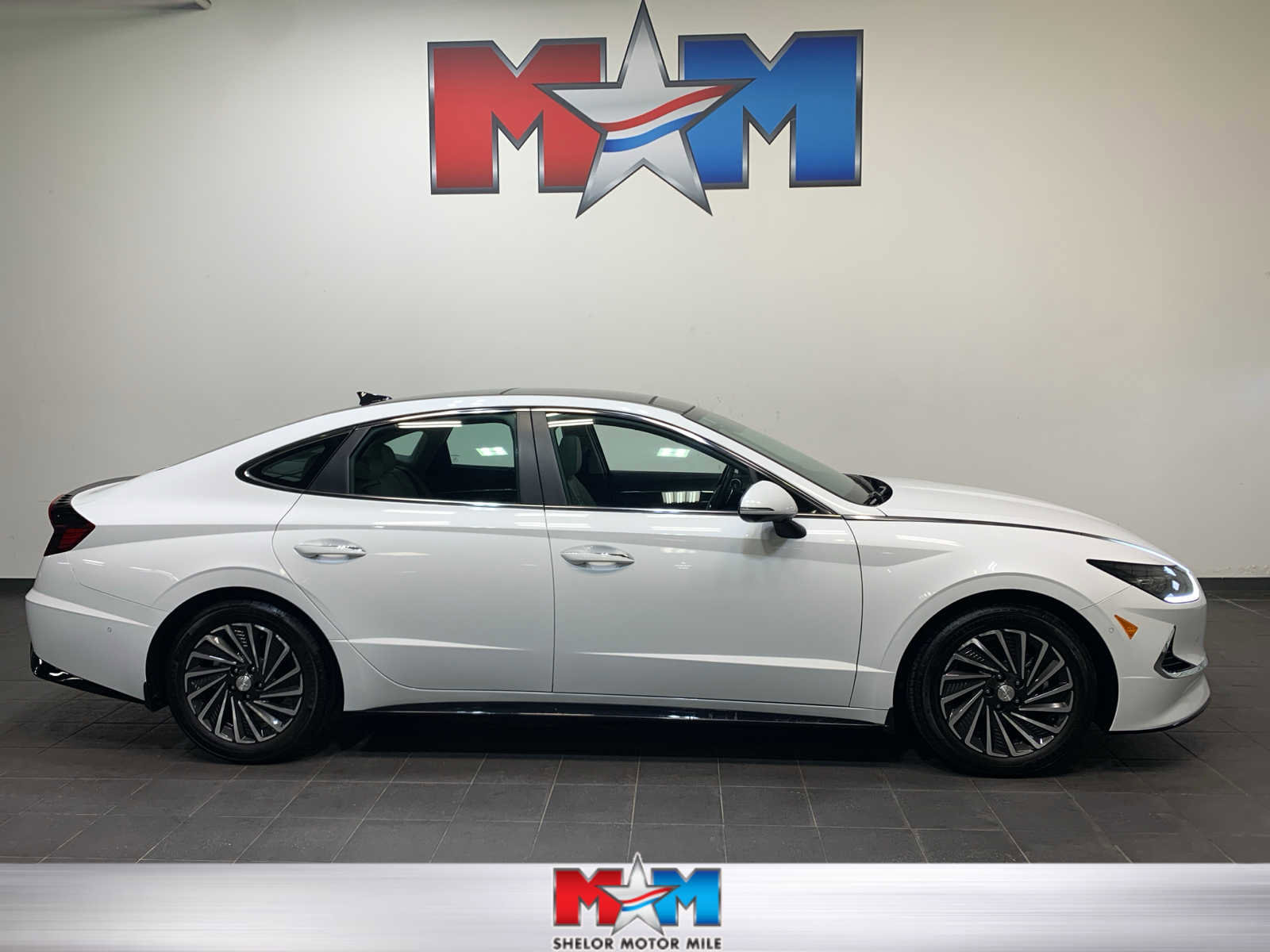 Used 2023 Hyundai Sonata Limited w/ Cargo Package image 1