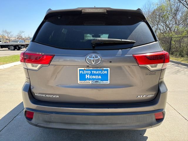 Used 2018 Toyota Highlander XLE image 4