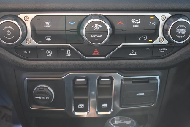 Used 2025 Jeep Wrangler Sport AWD/4WD image 24
