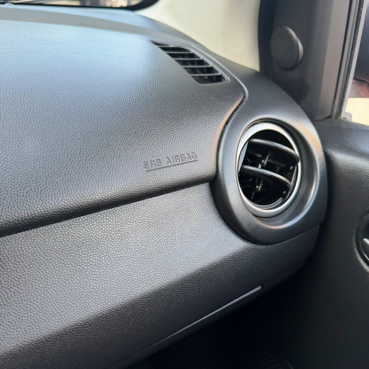 Used 2011 MAZDA MAZDA2 Touring FWD image 26