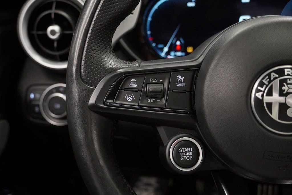Used 2024 Alfa Romeo Giulia Veloce image 37